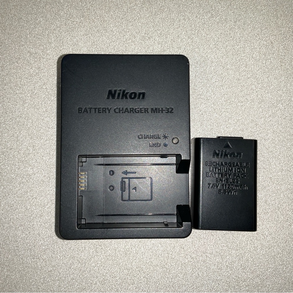 Nikon MH-32 Battery Charger + Nikon EN-EL 25 Battery - Picture 4 of 10